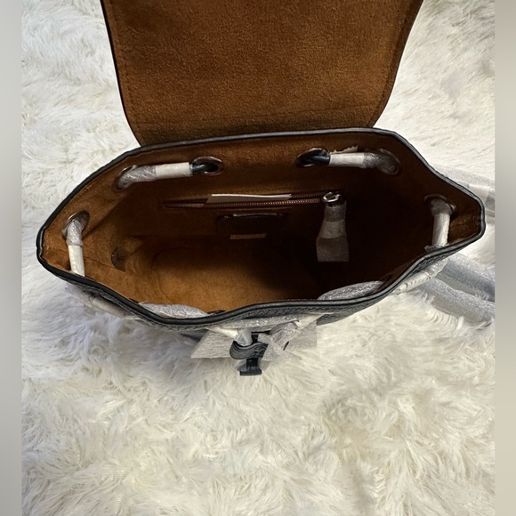 COACH Amelia Convertible Crossbody/Bagpack Soft Pebble Leather Silver/Denim NWOT - Picture 8 of 12